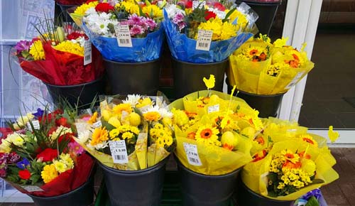 Top Reasons to Collaborate with a Wholesale Flower supplier for Your Convenience Store Supplies